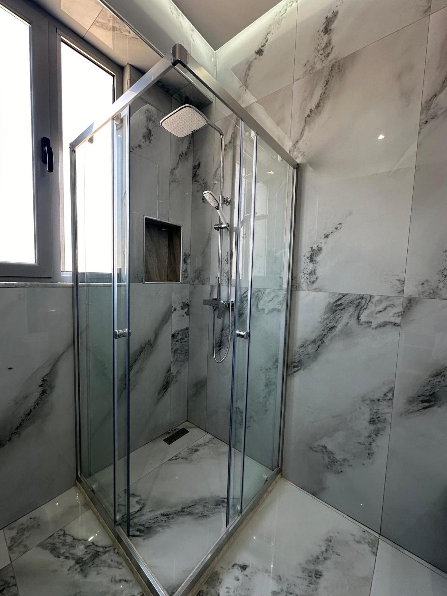 Gael Luxury Apartment Берат Екстериор снимка